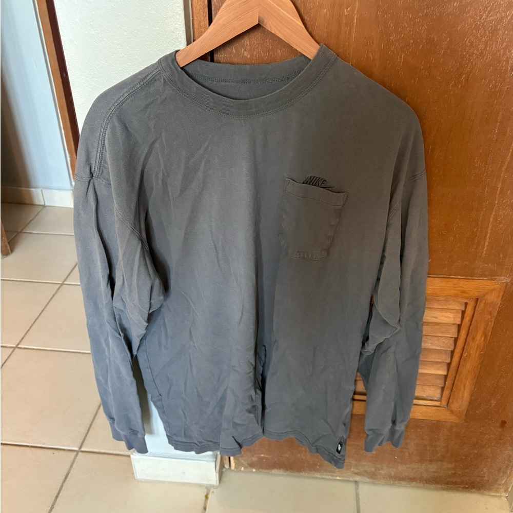 Nike Men’s Long-Sleeve Pocket Tee — Charcoal Gray